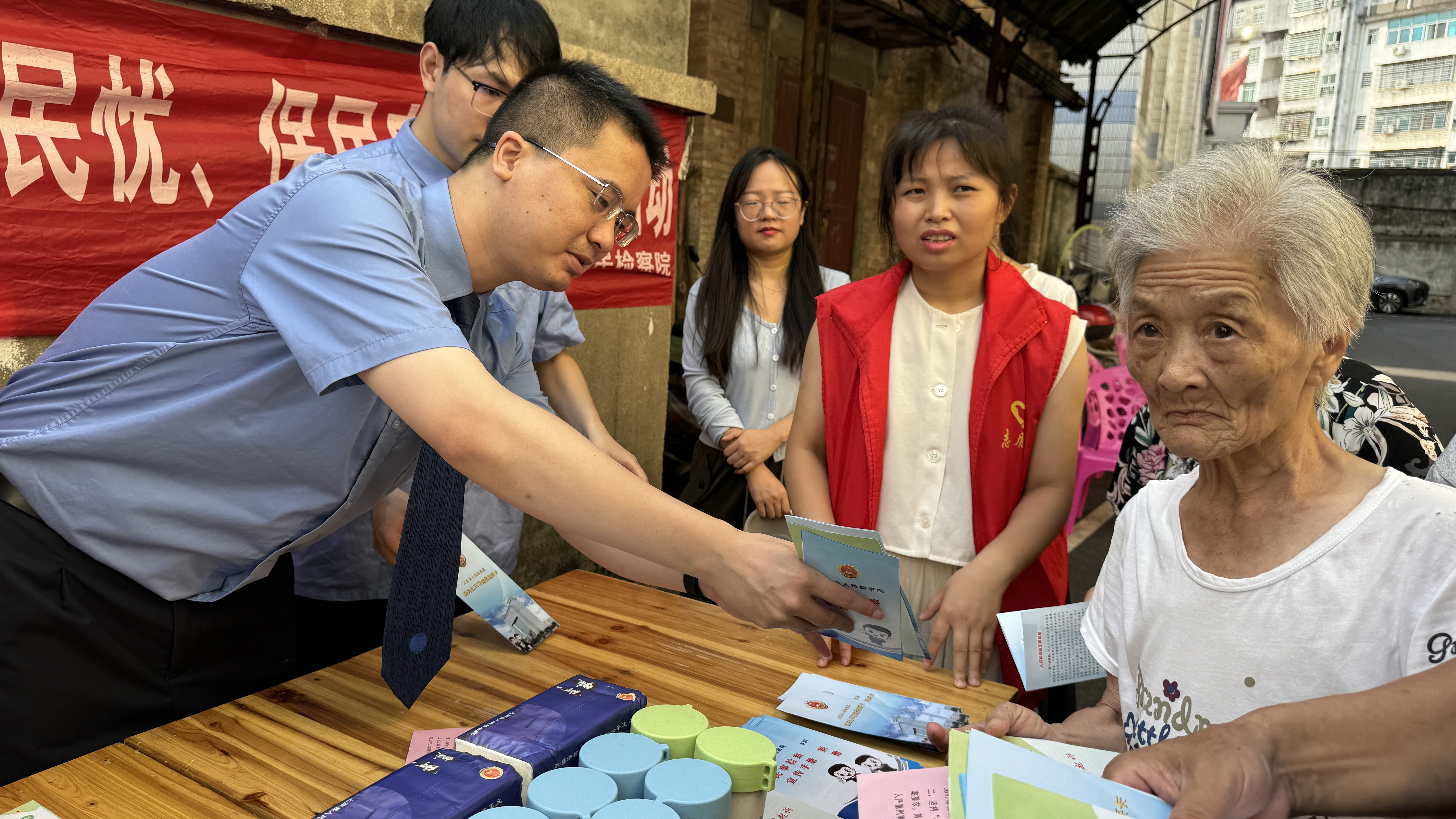 ���������շ��У�������������